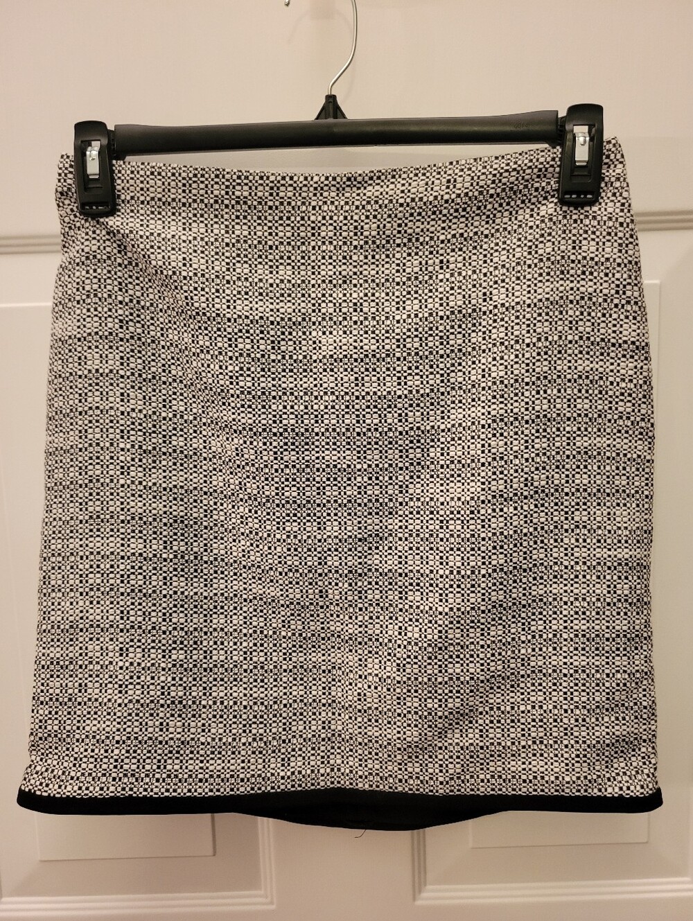 White House Black Market Black and White Tweed Pencil Skirt